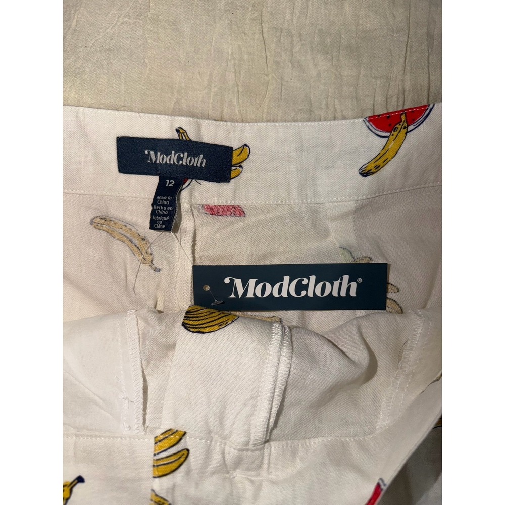 ModCloth linen blend white shorts with all over fruit print size 12 - Picture 4 of 6